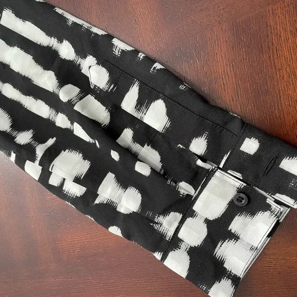 Calvin Klein women’s long sleeve v-neck thin aqua blue, black and white blouse - Picture 4 of 7